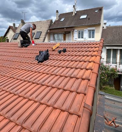 Artisan couvreur pour tous vos travaux de couverture à Montesson -  Établissement Broly dans les Yvelines (78)