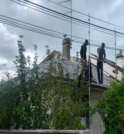 Artisan couvreur pour tous vos travaux de couverture à Montesson -  Établissement Broly dans les Yvelines (78)